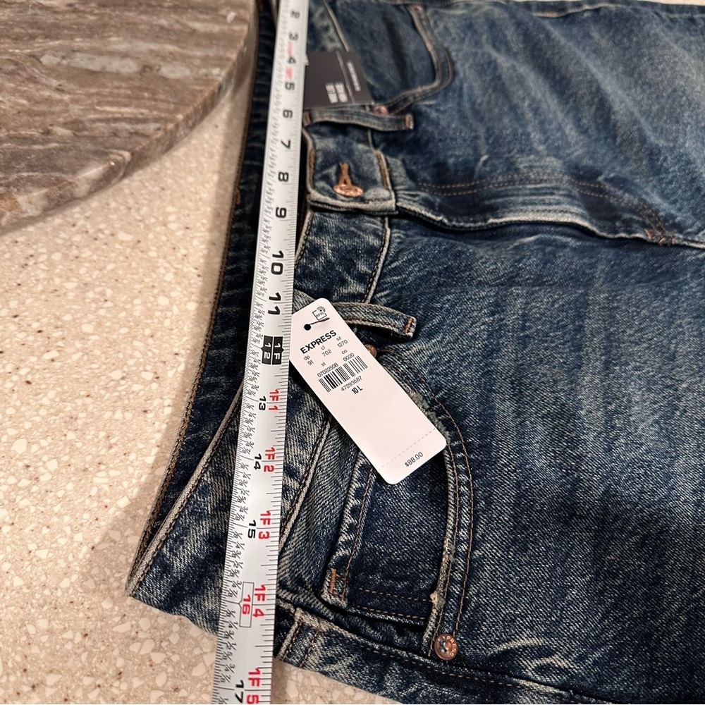 Express Wide Leg High Rise Jeans
Women's 10L Tall Mom Wide Loose Distressed NWT - Picture 13 of 15